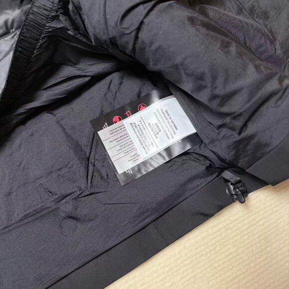 Arc'teryx Black Gore-Tex Jacket, Size L - Picture 9 of 10